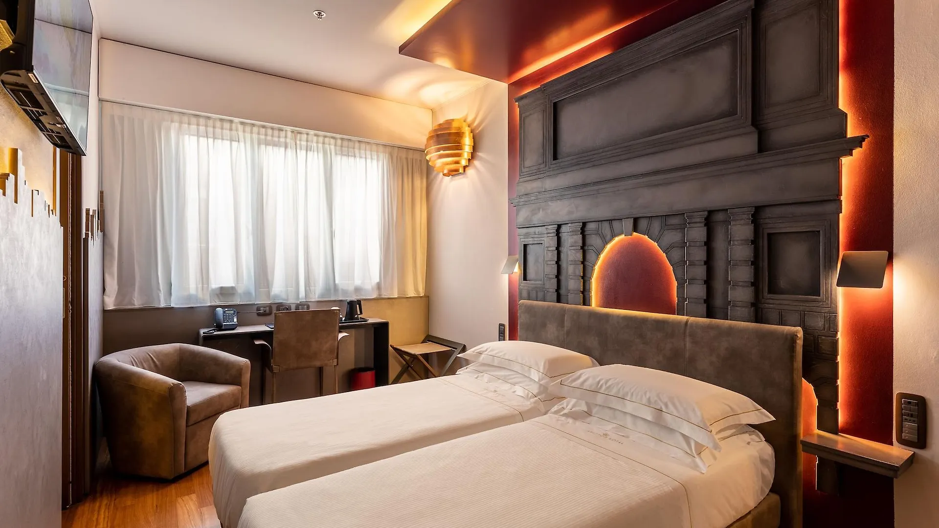 Hotel Ariston Milan 4*,