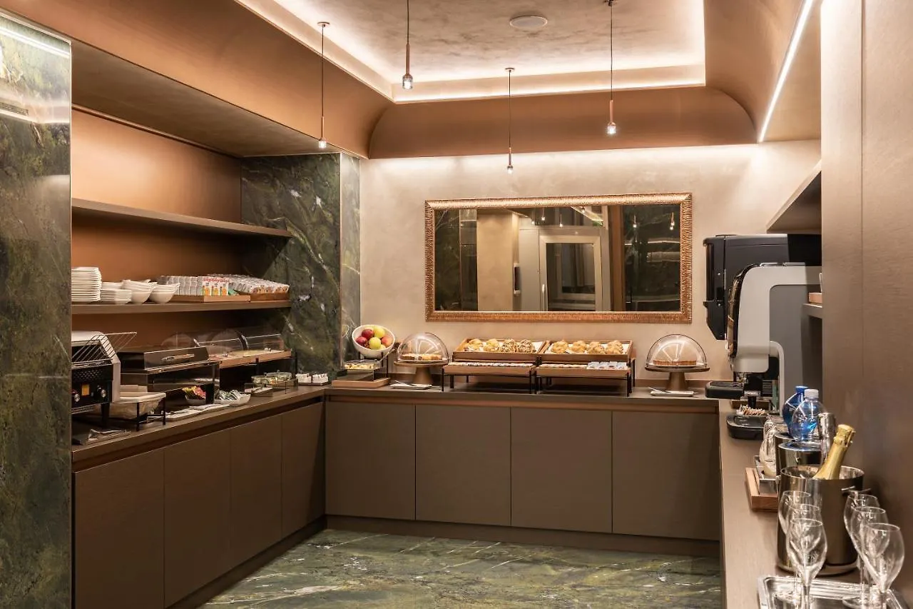 מילאנו Hotel Ariston 4*,  איטליה